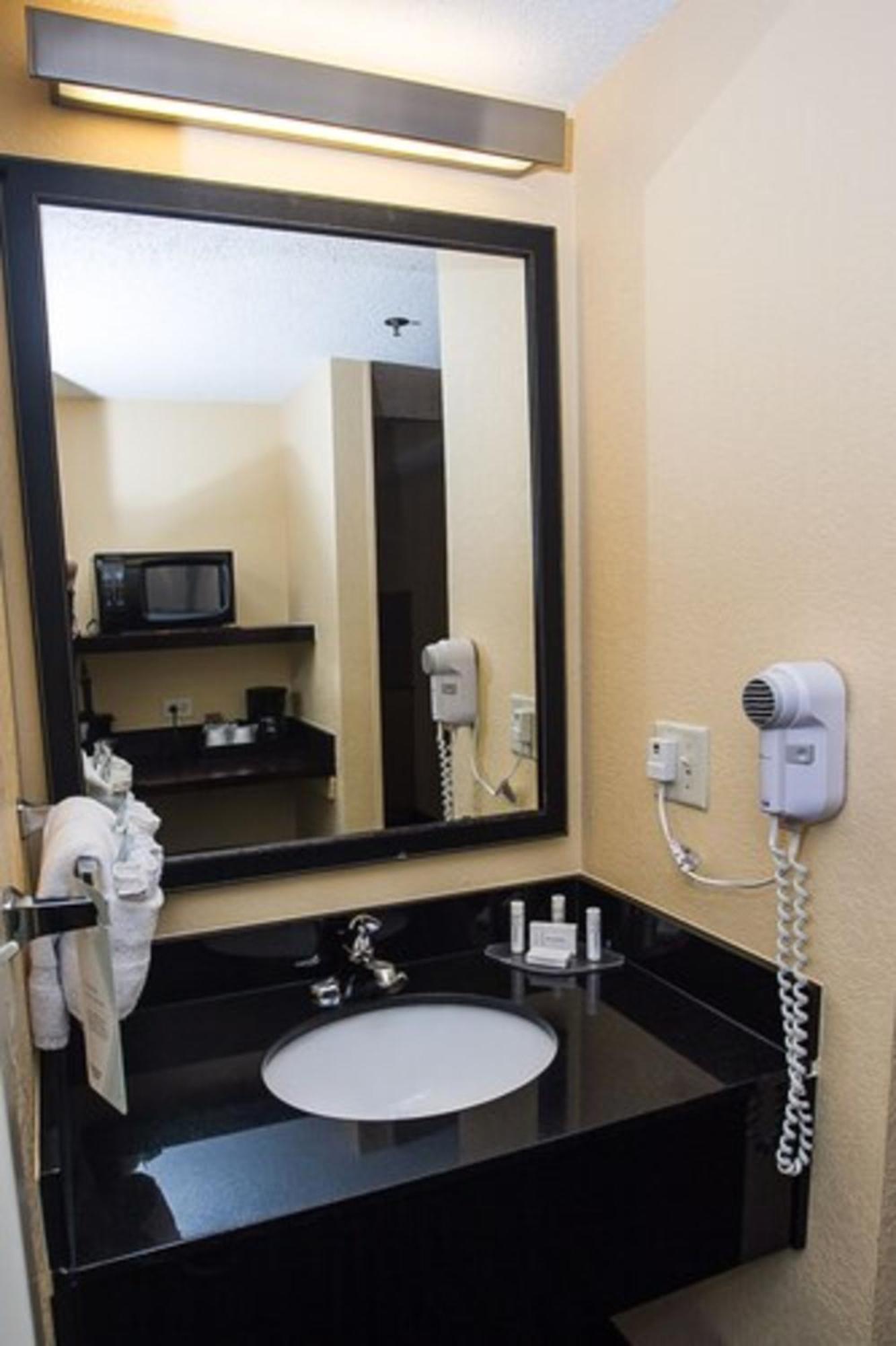 Fairfield Inn & Suites By Marriott Boston Milford Extérieur photo