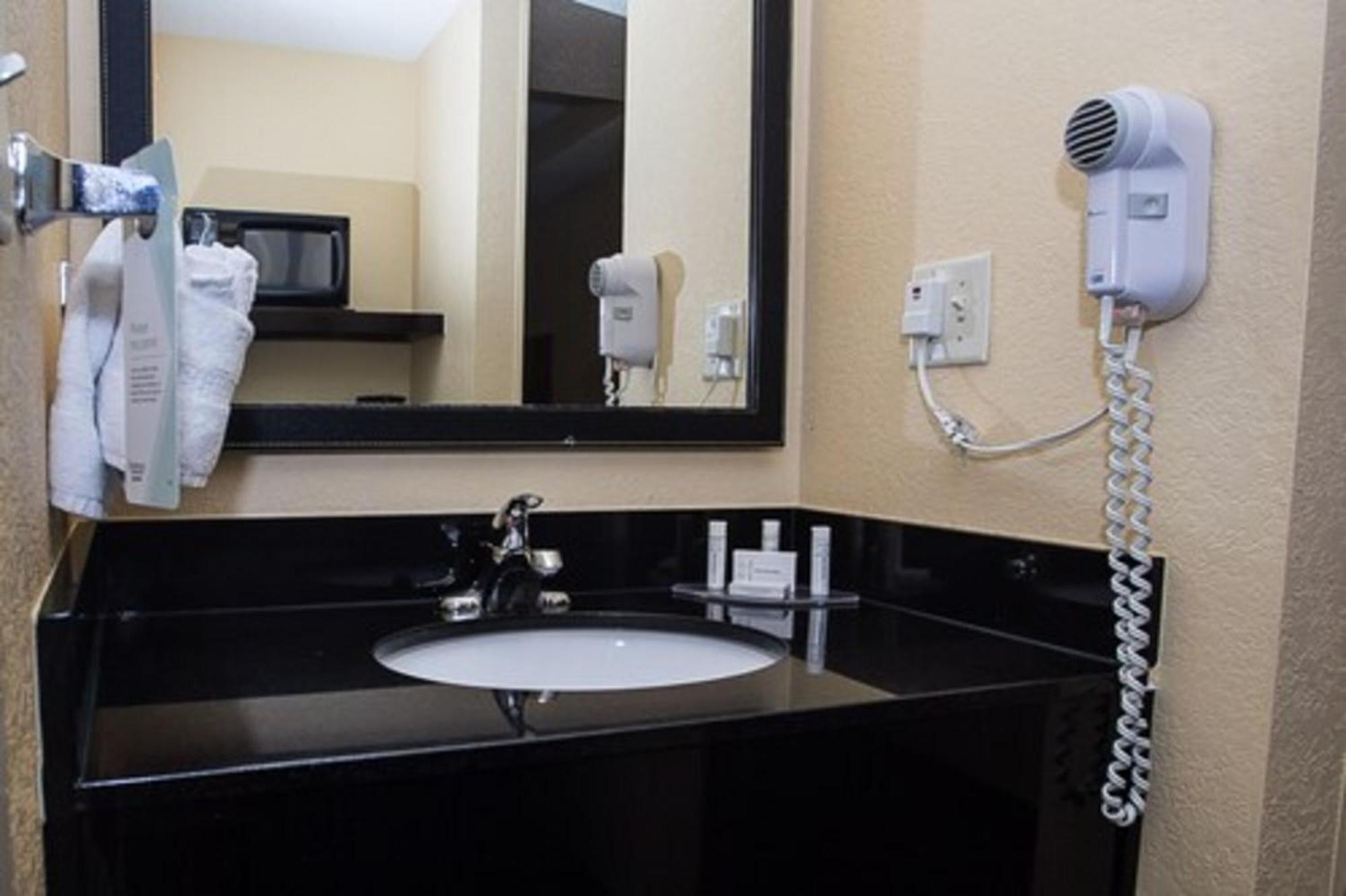 Fairfield Inn & Suites By Marriott Boston Milford Extérieur photo
